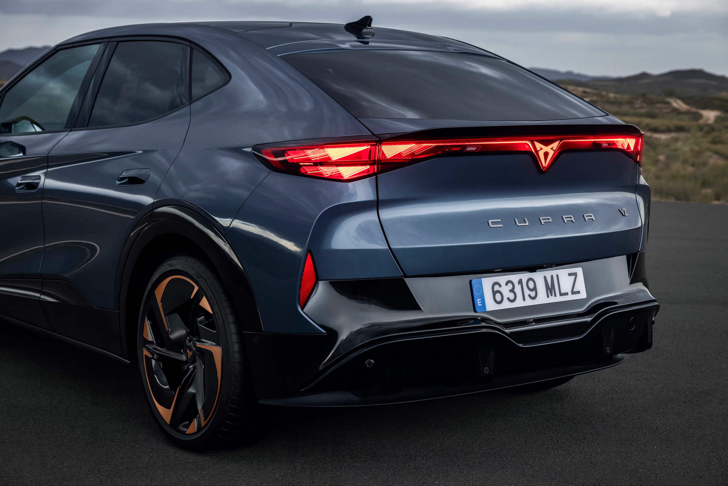 cupra-tavascan-back